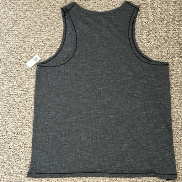 Performance vent tank top NWT - Picture 3 of 3